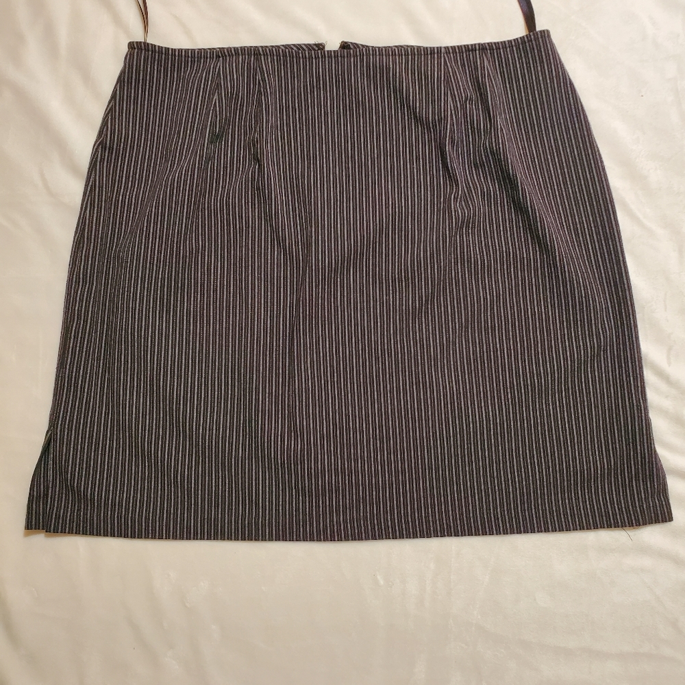 Vintage Venezia Jeans Women's Mini Skirt. Black, Gray and Whit Stripes Size 18